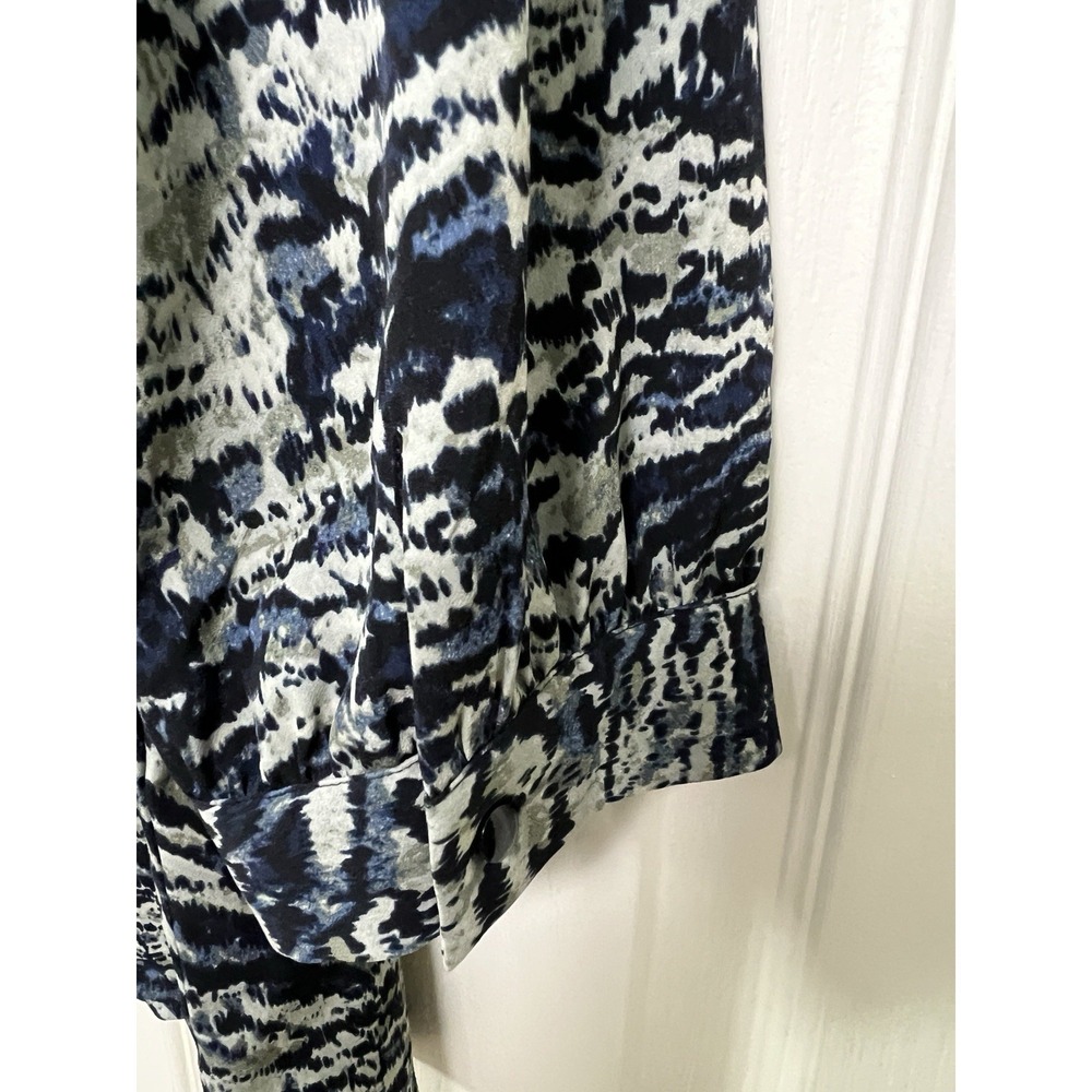 Talbots Womens Blouse Size‎ Small Blue Black Abstract Animal Print Pleated Front - Picture 10 of 16